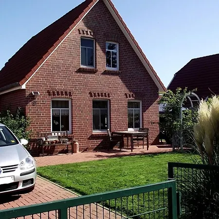 With 3 Bedrooms Апартаменты *