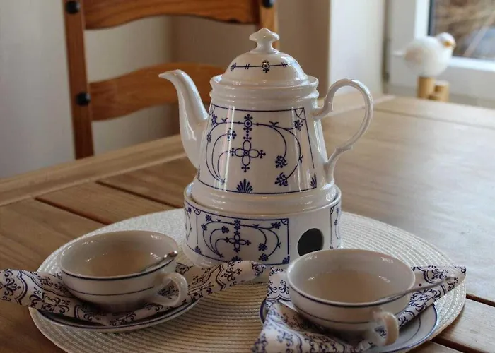 With 3 Bedrooms Apartament